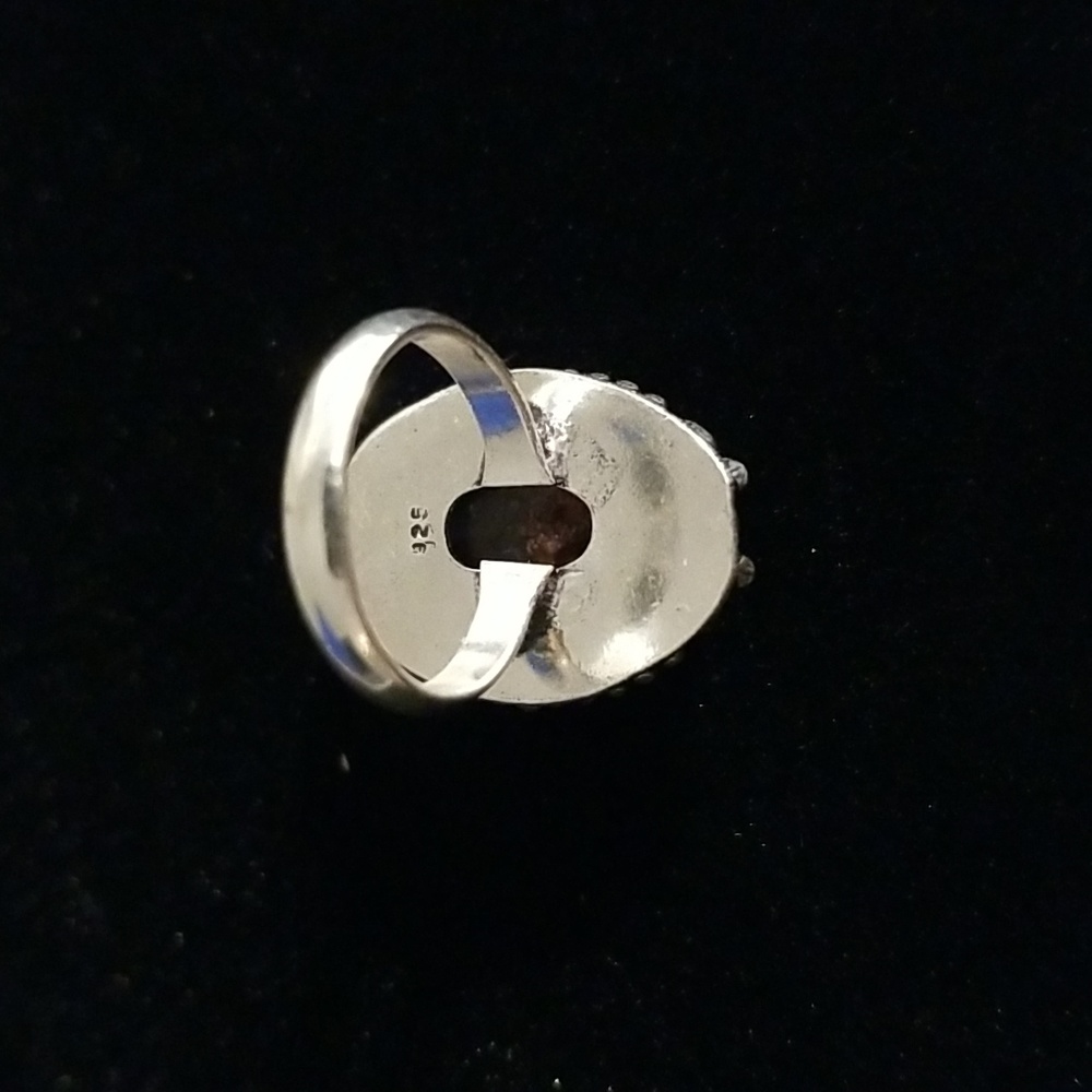 Oval Amethyst Ring in Dotted Setting - Picture 4 of 6